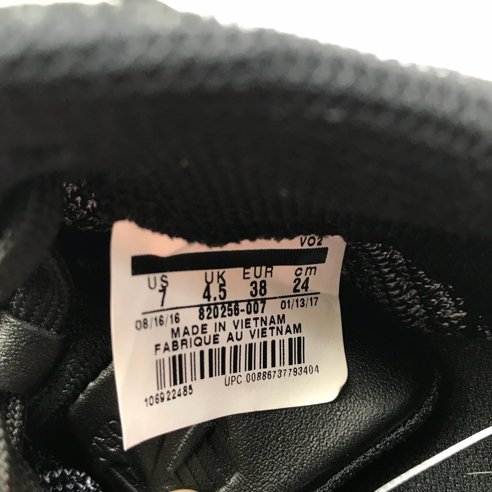NWT Nike Air Force 1 Flyknit Low Black/White WMNS - Picture 8 of 8